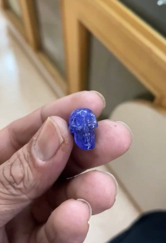 Tanzanite skull