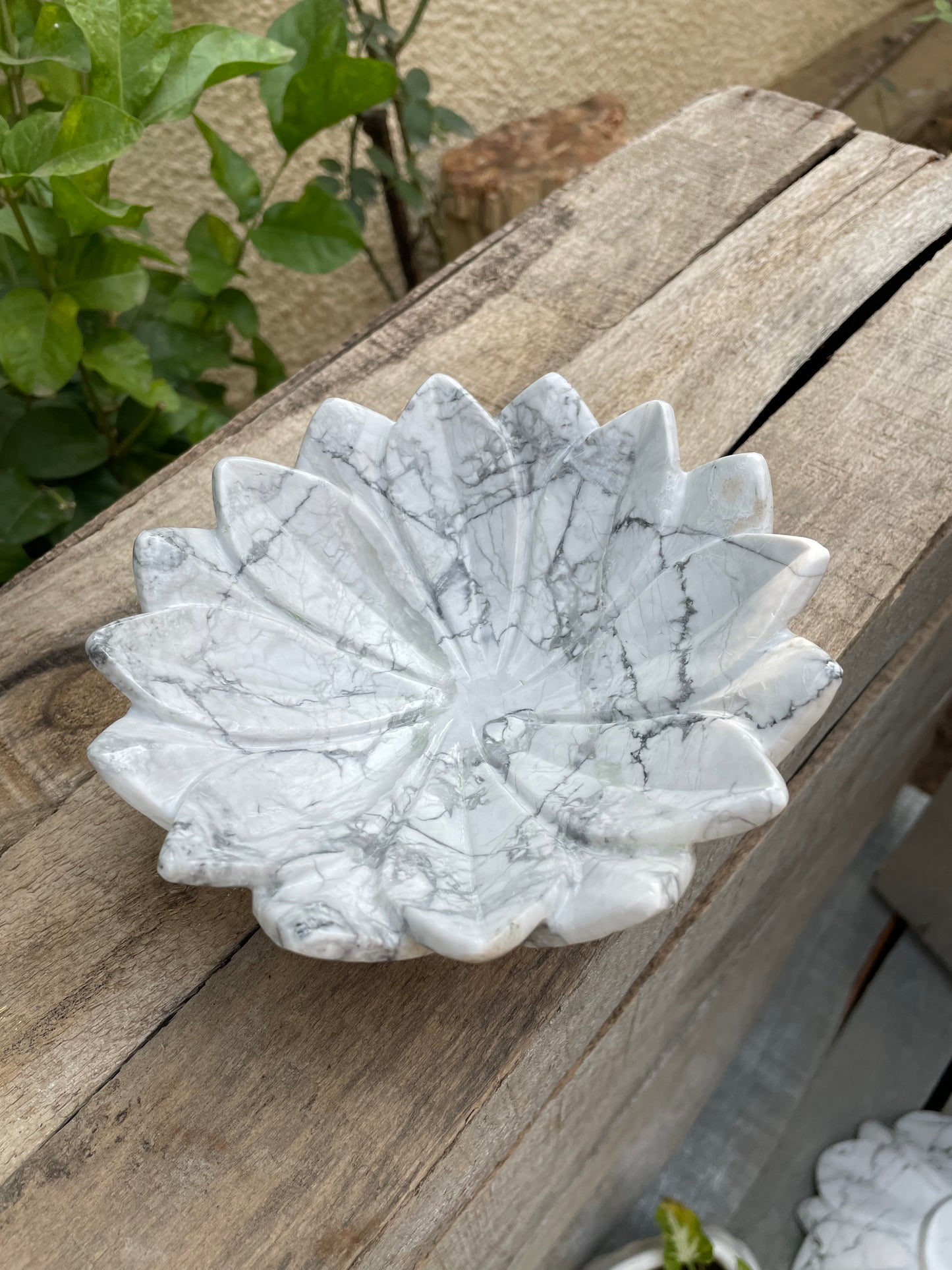 Lotus shape bowls in Howlite Gemstone