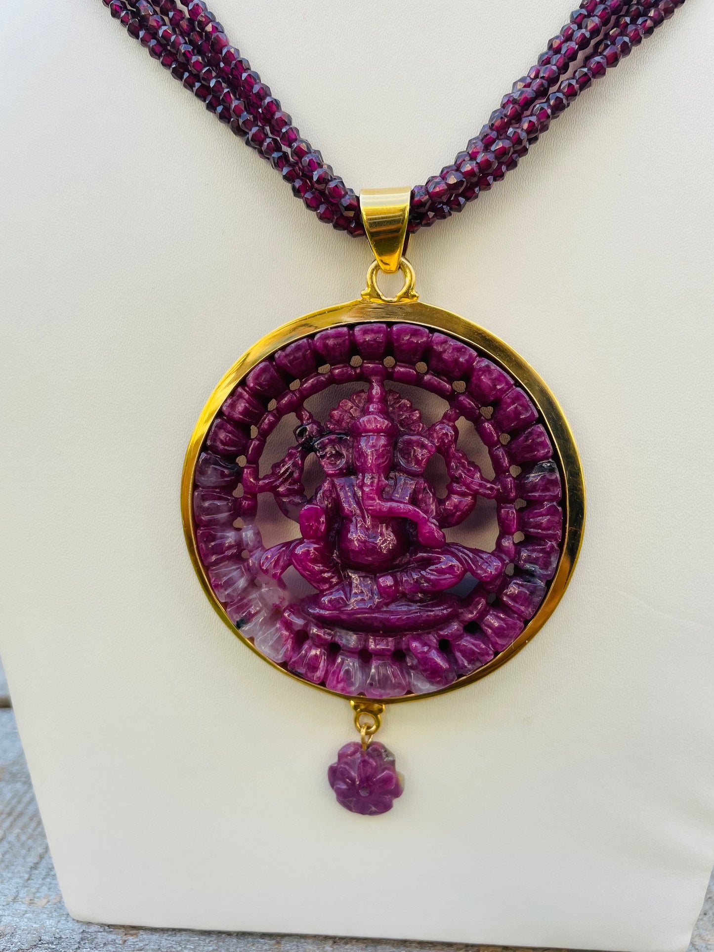 Ganesha pendant in Ruby