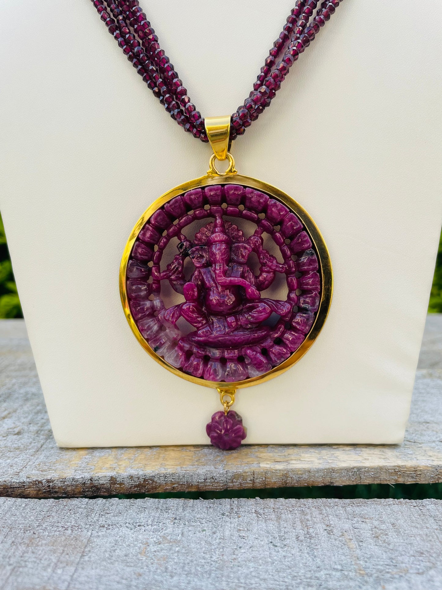 Ganesha pendant in Ruby